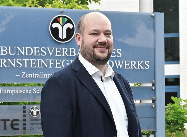 Dr. Julian Schwark wird neuer Vorstand Energie