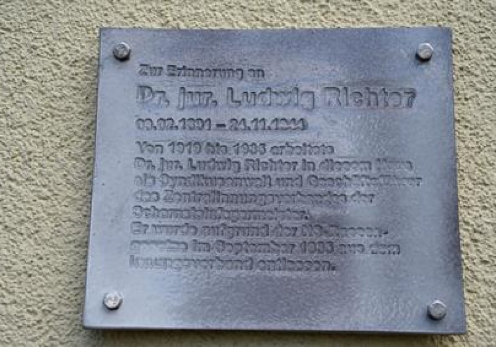 Feierliche Enthüllung einer Gedenktafel zur Erinnerung an Dr. jur. Ludwig Eugen Richter