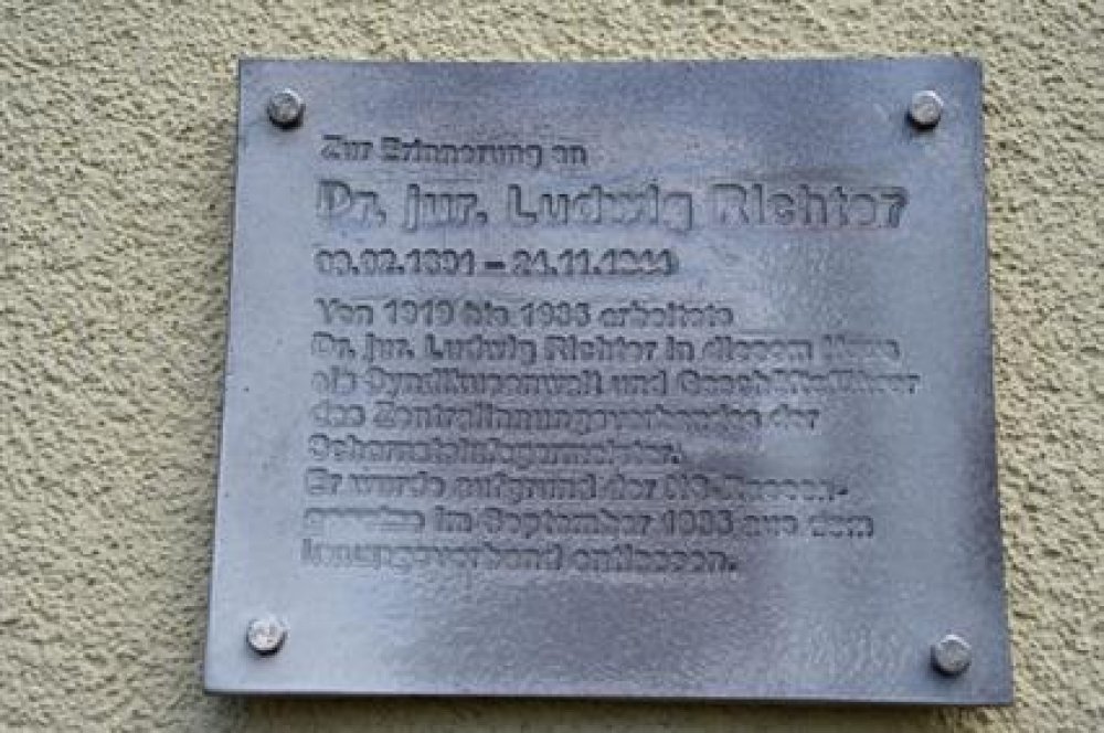 Feierliche Enthüllung einer Gedenktafel zur Erinnerung an Dr. jur. Ludwig Eugen Richter